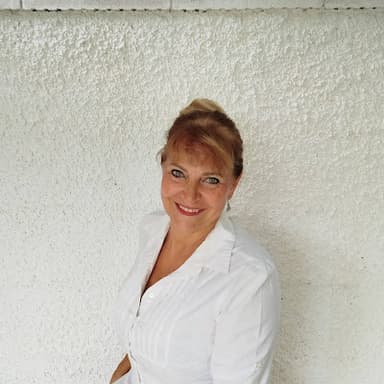 Agente inmobiliario en Vinaròs: MARÍA ABAD