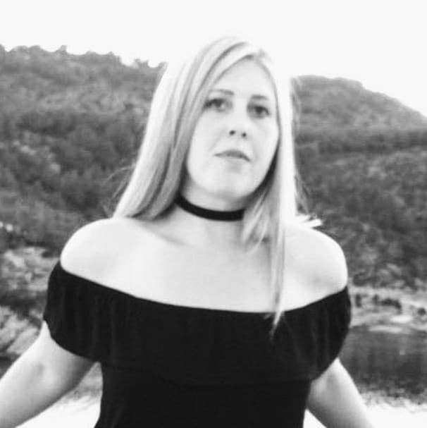 Agente inmobiliario en San Miguel de Salinas: Claire Baaly