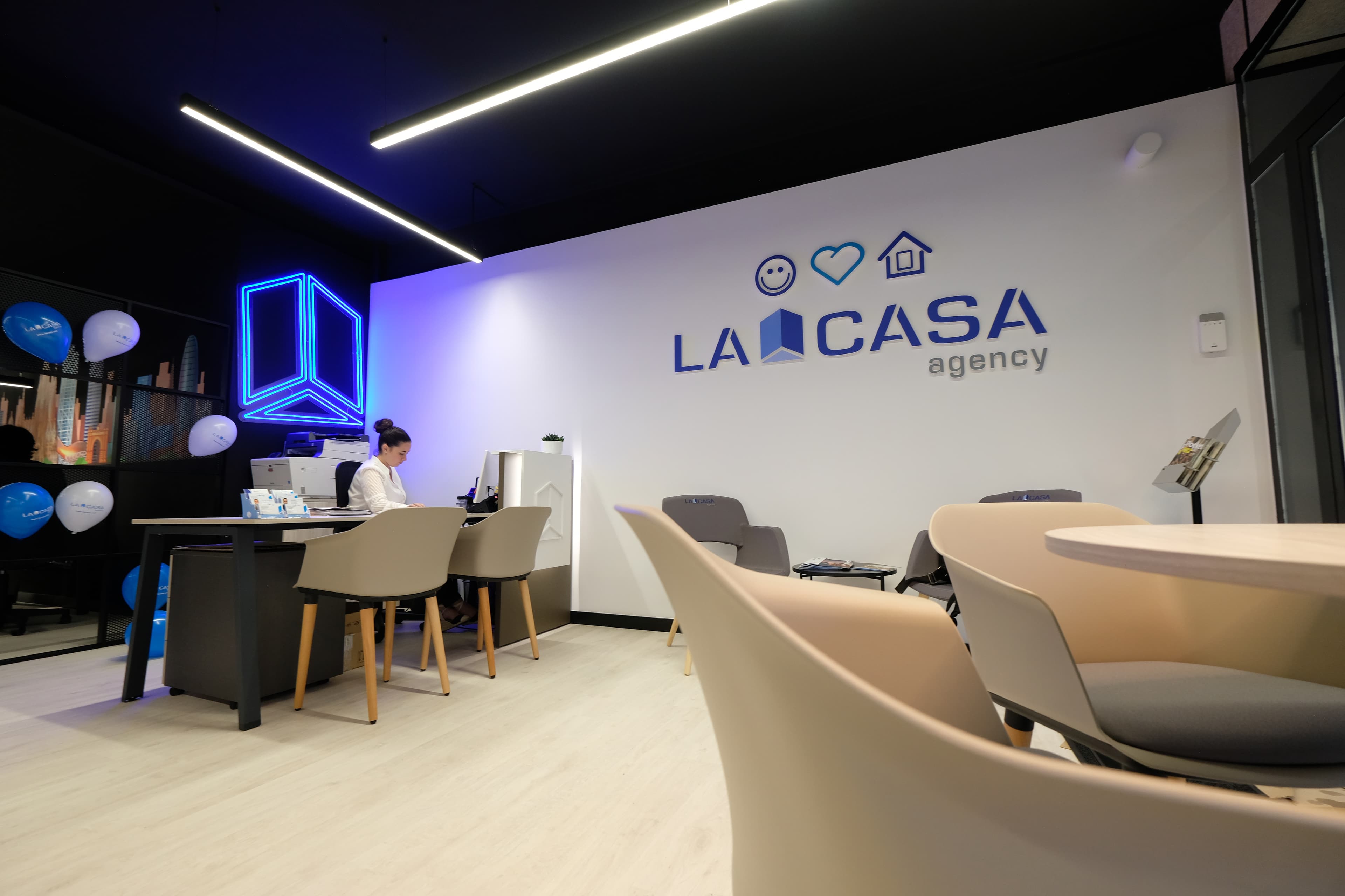 La Casa Agency - Punto Nou Barris BCN - Agencia inmobiliaria en Barcelona