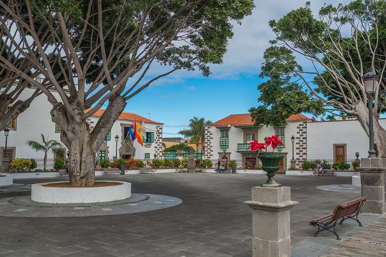 Era Arcoiris - Paloma Santana Sánchez - Agencia inmobiliaria en Telde