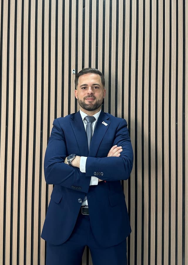 Adrián Albert - Agente inmobiliario en Xirivella