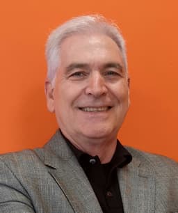 Cesar Martínez Mazo - Agente inmobiliario en San Luis de Sabinillas