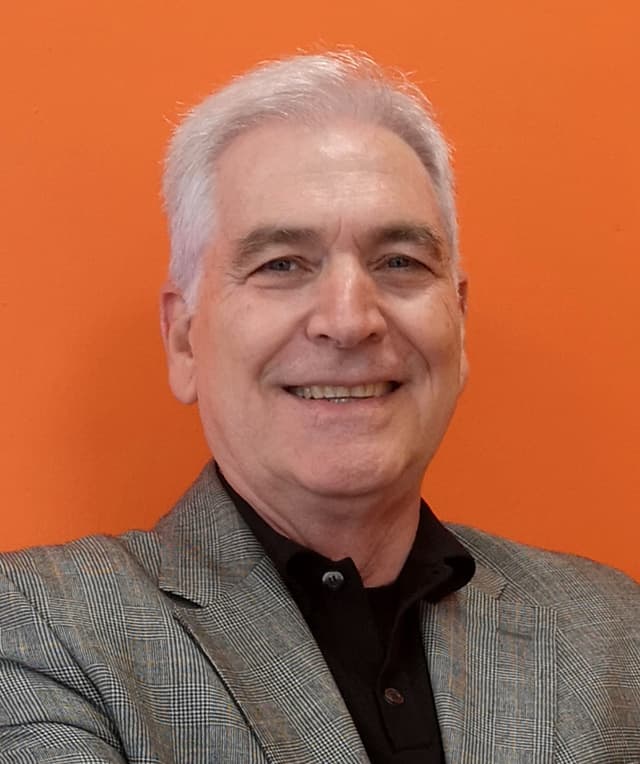 Cesar Martínez Mazo - Agente inmobiliario en San Luis de Sabinillas