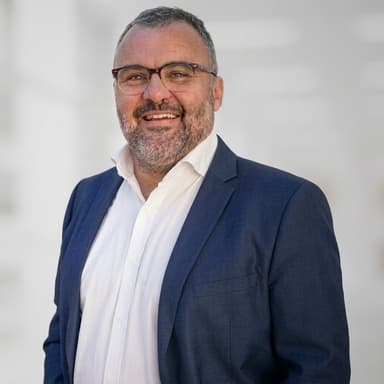 Agente inmobiliario en Villanueva de la Serena: Miguel Naciri