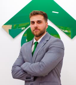 Víctor Manuel  Giner Hurtado  - Agente inmobiliario en Barcelona