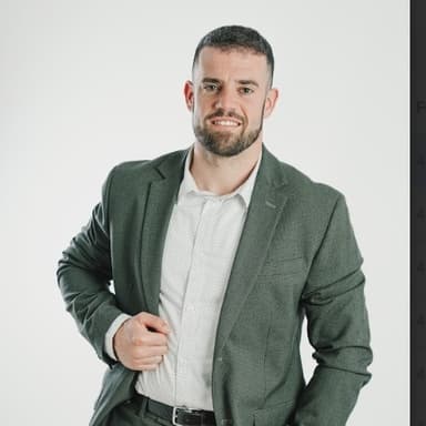 Agente inmobiliario en Sants-Montjuïc: Pau Llopis Vidrier