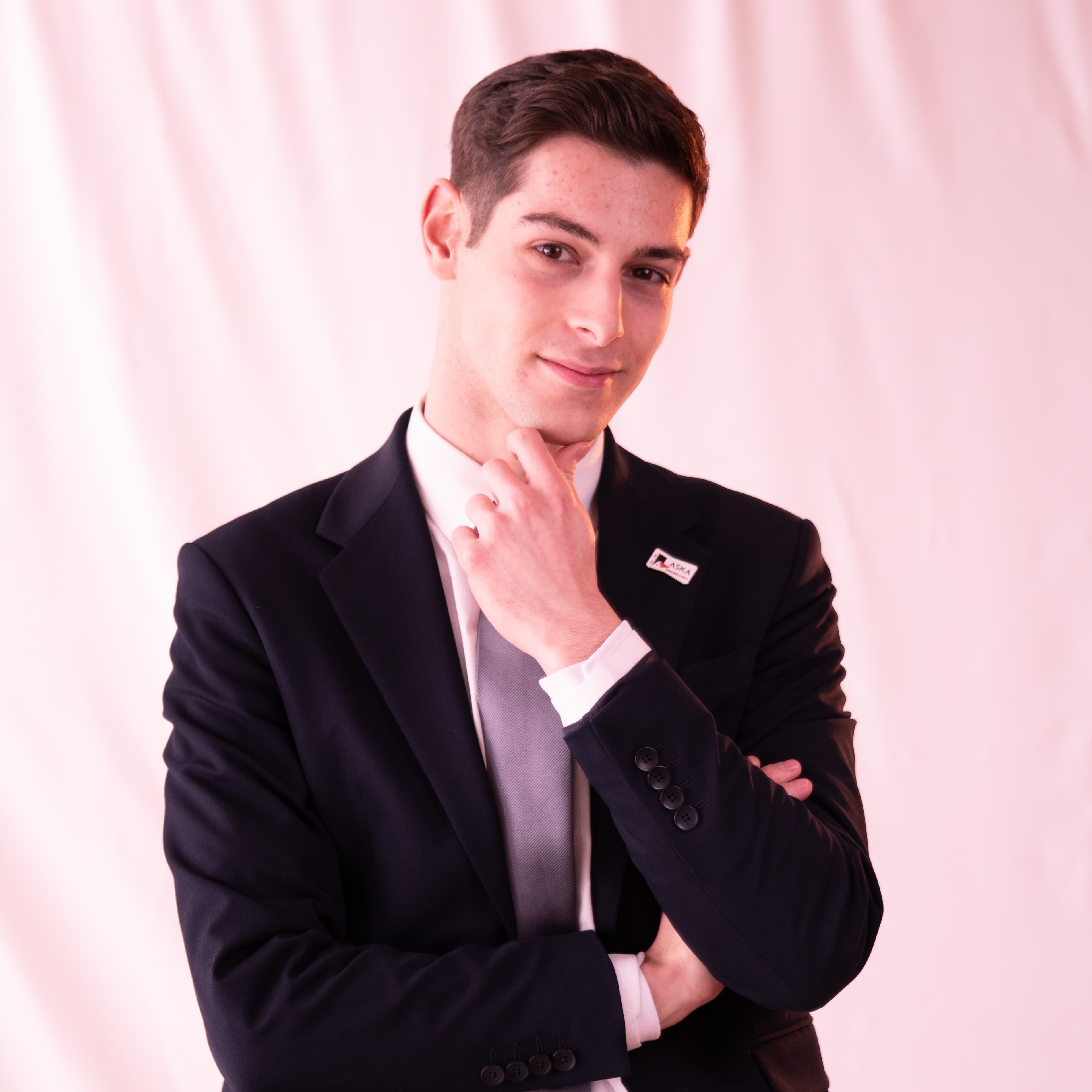 Robert  Cámara