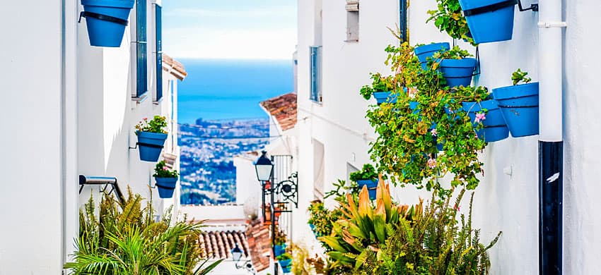 Aurea & Invertia - Agencia inmobiliaria en Mijas