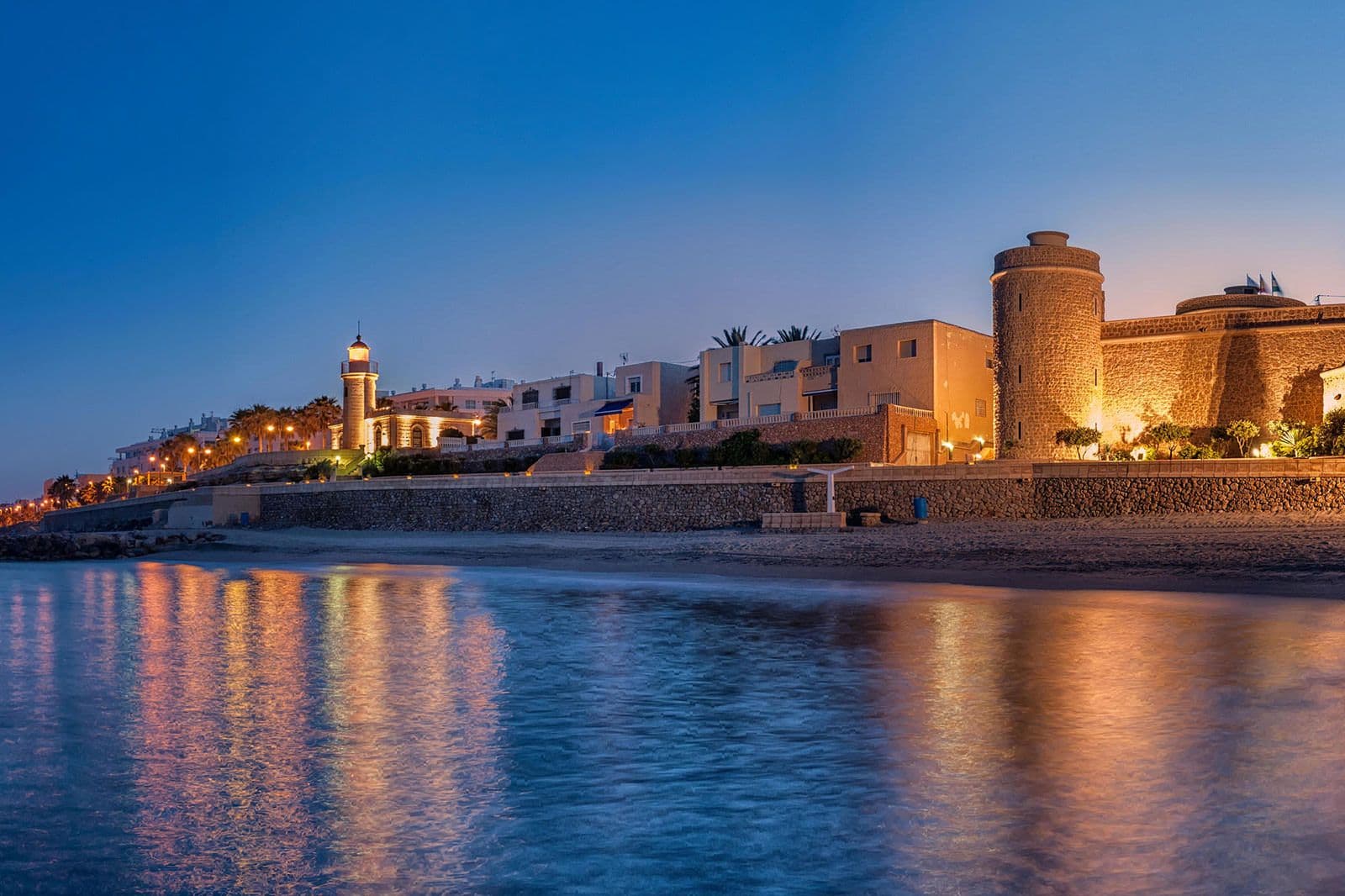  Inmobiliaria Ven y Vive  - Agencia inmobiliaria en Aguadulce