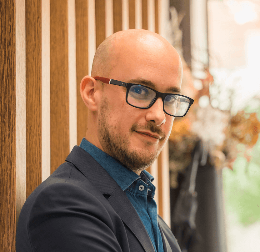 Adrián Vela - Agente inmobiliario en Casco Antiguo