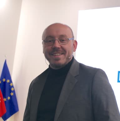 Agente inmobiliario en Alcorcón: Ezer González