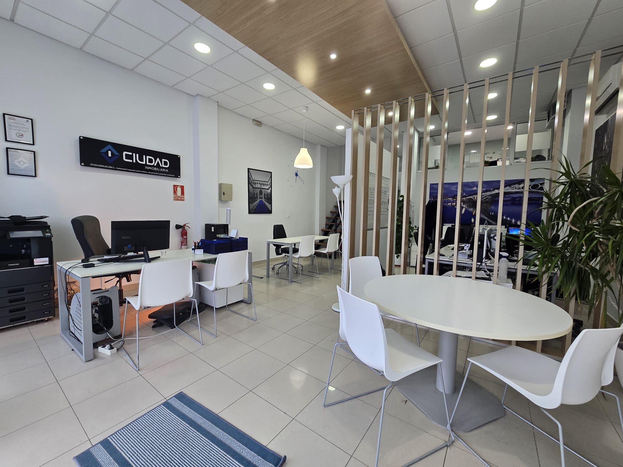 Ciudad Inmobiliaria - Estudio Bormujos 2006, S.L. - Agencia inmobiliaria en Bormujos