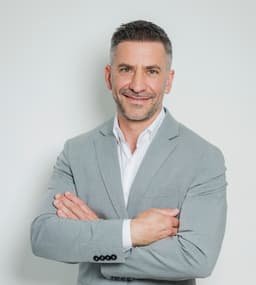 Gabriele Piló - Agente inmobiliario en Las Lagunas de Mijas