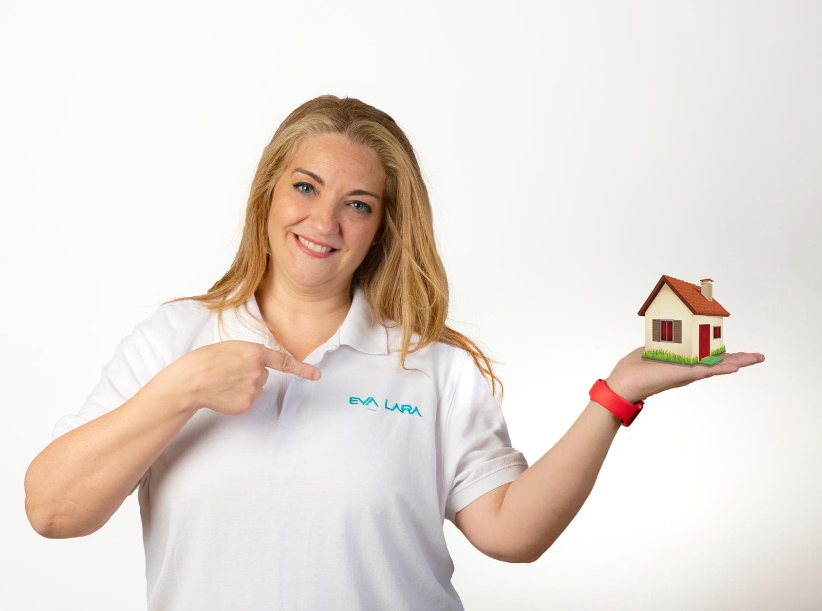 Agente inmobiliario en Nueva Andalucía: Eva Lara