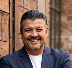 Luis Llobell - Agente inmobiliario en La Puebla del Río