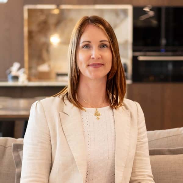 Samantha Clark - Agente inmobiliario en Xàbia