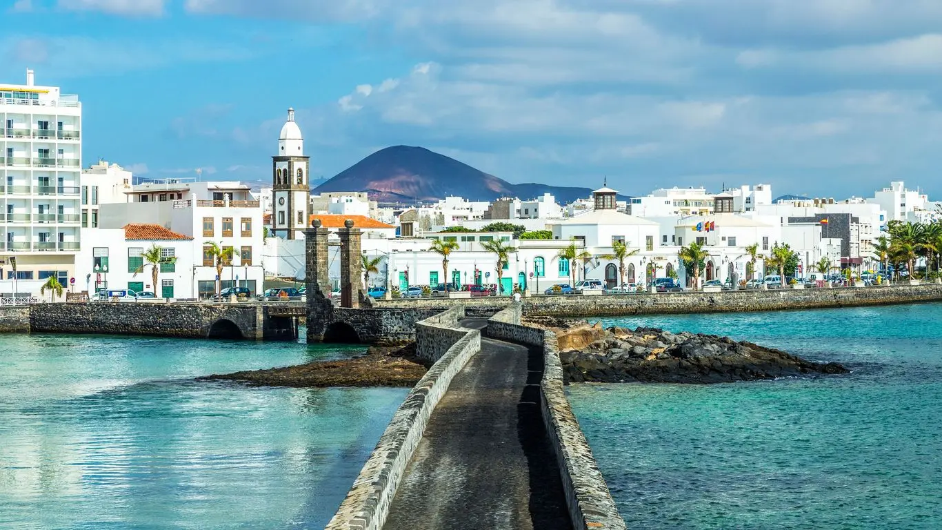 Construmetal Canarias  - Agencia inmobiliaria en Arrecife