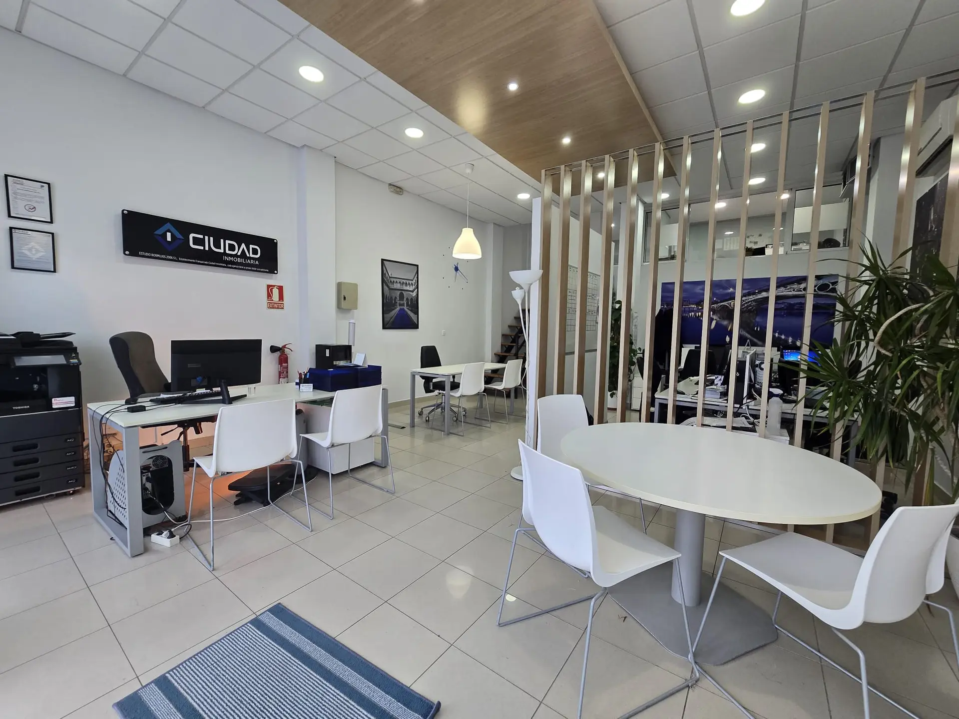 Ciudad Inmobiliaria - Estudio Bormujos 2006, S.L. - Agencia inmobiliaria en Bormujos