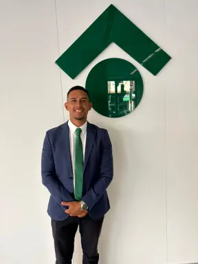 Agente inmobiliario en Manises: Juan Guerrero