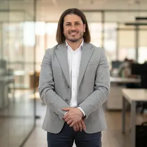 Agente inmobiliario en Terrassa: César López 