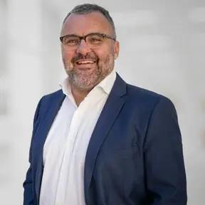 Agente inmobiliario en Villanueva de la Serena: Miguel Naciri
