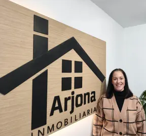 Agente inmobiliario en Lucena: Mónica Tienda Ariza