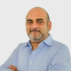 Agente inmobiliario en Santa Eulària des Riu: Roman Abrahamyan Sukiasyan