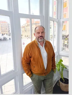 Agente inmobiliario en Avilés: Victor Eloy Antuña Ramos