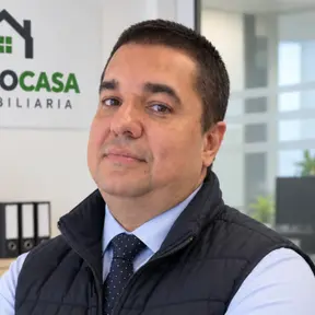 Agente inmobiliario en Moratalaz: Txenty Anastasio Saenz Ormijana Briceño