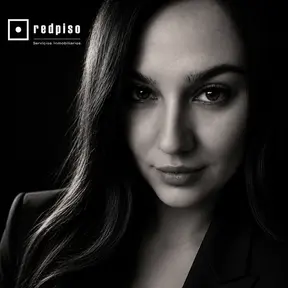 Agente inmobiliario en Madrid: Alba Lusquiños