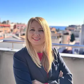 Agente inmobiliario en Badalona: Bea García