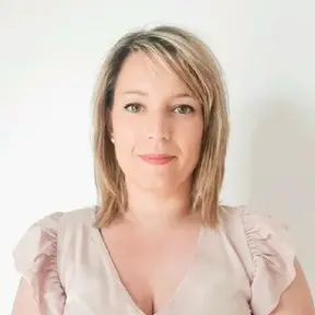 Agente inmobiliario en Montserrat: Raquel Aguado Atienzar
