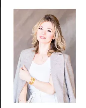 Agente inmobiliario en San Pedro Alcántara: Ana Andreea